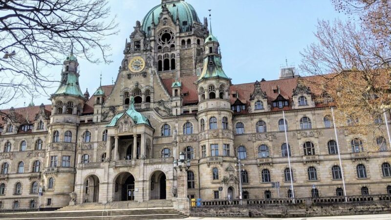 Hannover: Self-guided City Centre Walk Sights and Specials - Tour Experience