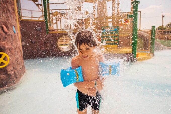 Hannut: Plopsaqua Hannut-Landen Water Park Entry Ticket - Suitability for Children