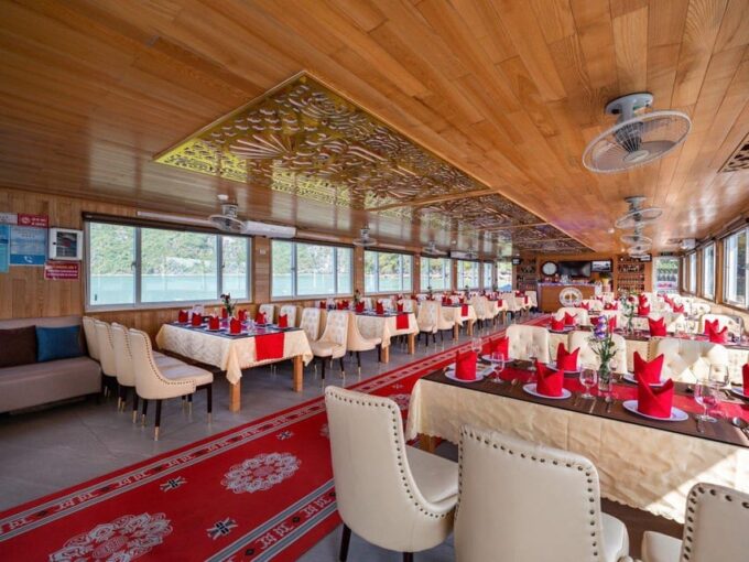 Hanoi: 1-Day Ha Long Bay Cruise W Luon Cave -Kayaking -Lunch - Kayaking and Cave Exploration
