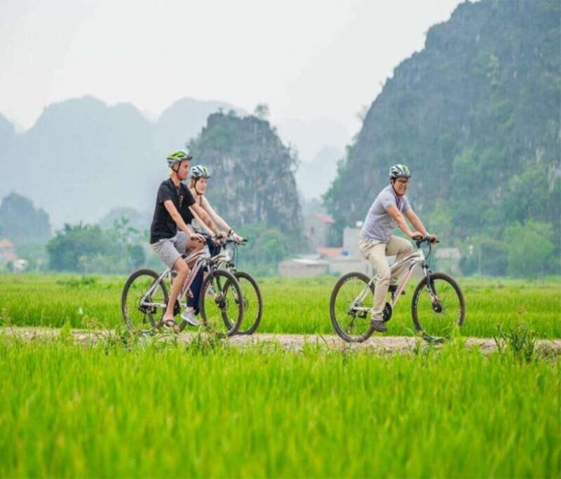Hanoi: 2-Day All-Inclusive Ninh Binh & Ha Long Bay Tour - Exploring Hoa Lu Ancient Capital