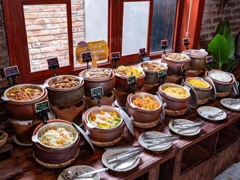 Hanoi: 2-Day Ha Long Bay Cruise, Tam Coc, Mua Caves, Hoa Lu - Exploring Hoa Lu Temples