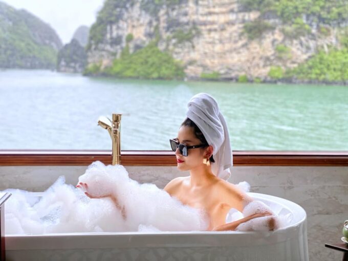 Hanoi: 2-Day Lan Ha & Halong Bay 5 Stars Cruise With Balcony - Cruise Amenities