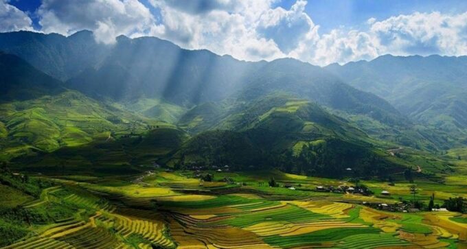 Hanoi: 2-Day Sa Pa Guided Village & Homestay Trekking Tour - Recommended Attire and Gear