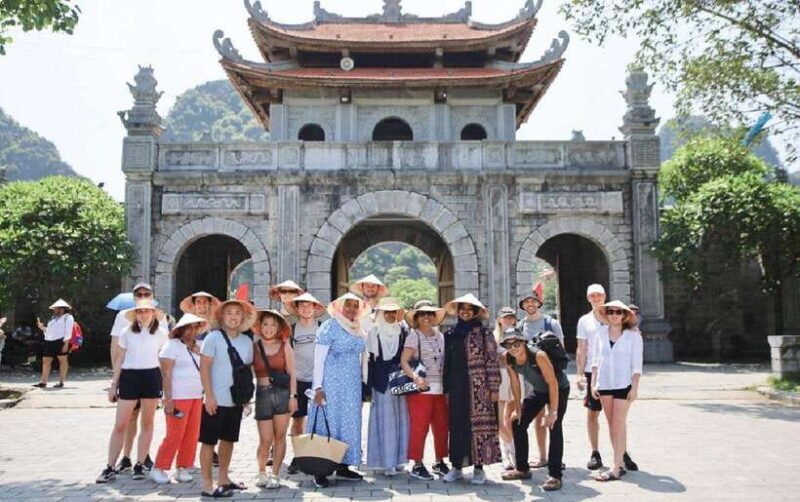 Hanoi: 2-Day Trang An, Tam Coc, Mua Caves, Hoa Lu, Bai Dinh - Exploring the Vast Bai Dinh Pagoda Complex