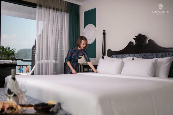 Hanoi: 2-Night Luxury Halong Bay Cruise - Exploring the Floating Village
