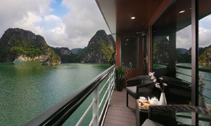 Hanoi: 3-Day Ninh Binh and Lan Ha Bay Cruise With Homestay - Cruising Eo Ech Area