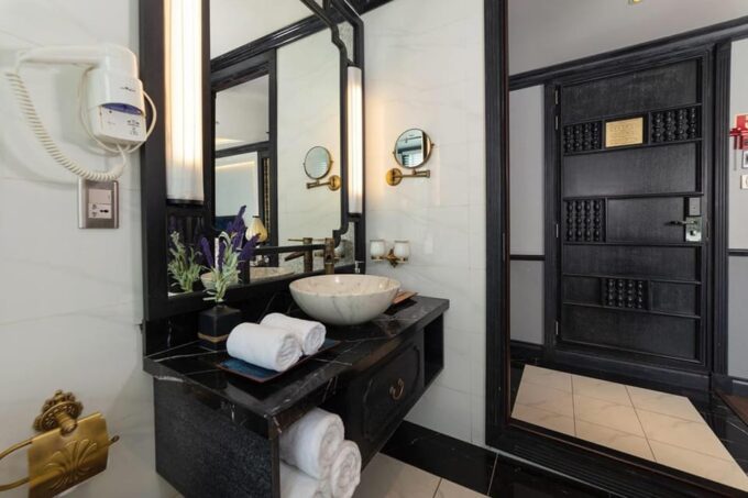 Hanoi: 3-Day Ninh Binh, Ha Long, & Lan Ha Bay 5 Star Cruises - Inclusions and Accommodations