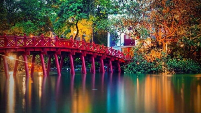 Hanoi: 3 Hours of the Street Food Tour With Local Delicacies - Sampling the Diverse Cuisine