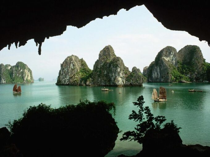 Hanoi: 4-Day Tour of Hanoi, Halong Bay, Hoa Lu, Trang An - Booking and Availability