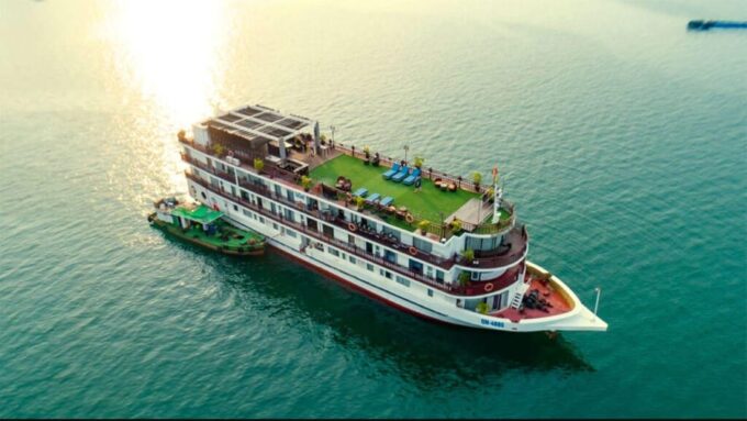 Hanoi: 4-Day Trip Ninh Binh & Halong Bay 5-Stars Cruise - Cruise Experience