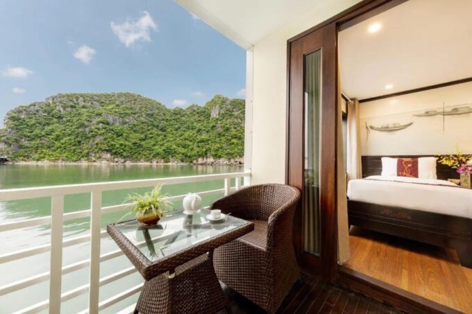Hanoi: 4-Day Trip Ninh Binh & Halong Bay 5-Stars Cruise - Onboard Services and Facilities