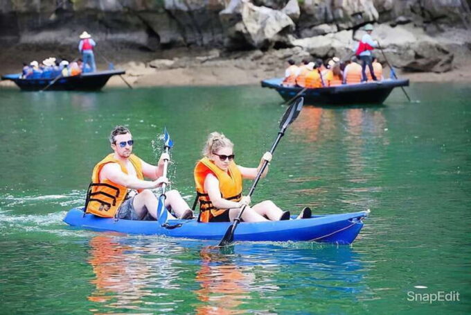 Hanoi: 5-Star Halong Bay Cruise With Lunch, Jacuzzi & Party - Exploring Halong Bay