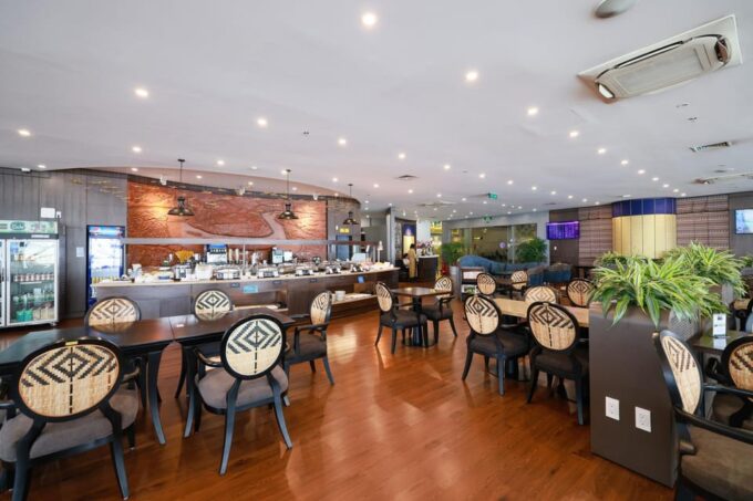 Hanoi Airport: Song Hong Premium Lounge at Domestic Terminal - Smoking and Relaxation Areas