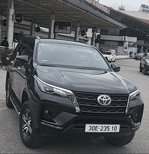 Hanoi Airport Transfer to Hanoi Center - Driver and Vehicle Information