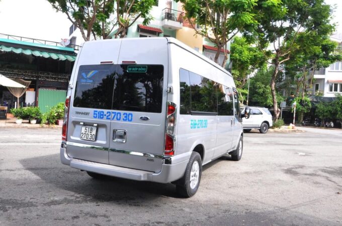 Hanoi Airport Transfer to Sapa - Communication and Tracking