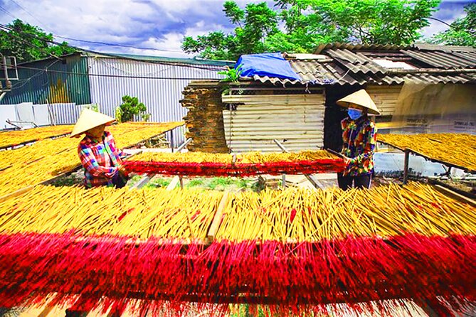 Hanoi Area Incense-Making Experience: Small Group With Meals - Hands-on Craft Experience