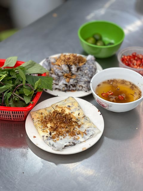 Hanoi: Authentic Food Tour With Local Pals - Culinary Experiences