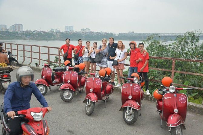 Hanoi By Vespa Tours: HISTORY + CULTURE + SIGHT + FUN 2,5 Hours - The Unique: Huu Tiep Lake and the Downed B-52