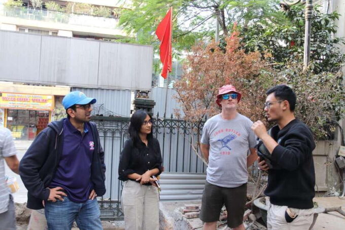 Hanoi: Cho Gioi Vietnam War History Walking Tour - Experiencing the Hanoi Train Street