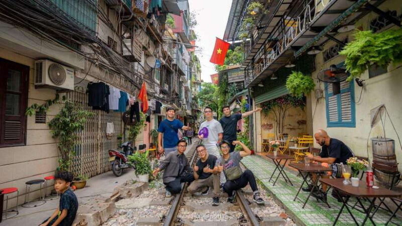 Hanoi: City Highlights Tour With Train Street & Hidden Gems - Experiencing the Vibrant Train Street
