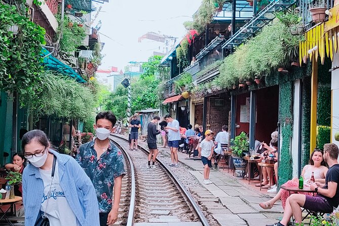Hanoi City Tour and Drinking Beside Railway- Group Tour - Dining in the Old Quarter