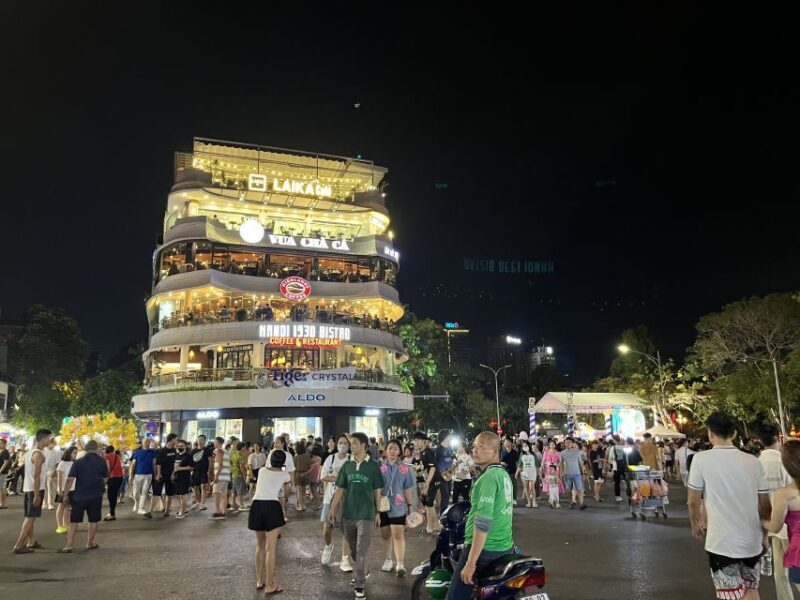 Hanoi: Coffee Talk & Walk With an Expert Around Hoan Kiem - Coffee Talk With Local Expert