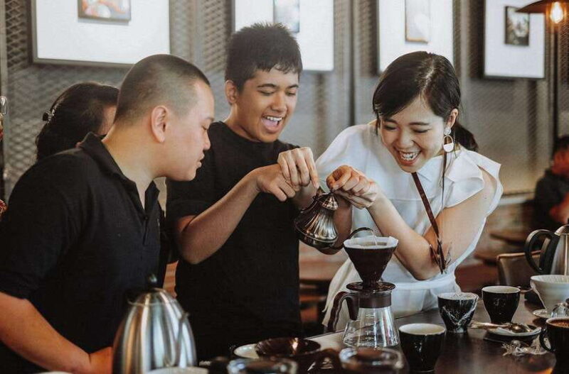Hanoi: Coffee Workshop With 6 Dishes - Key Points