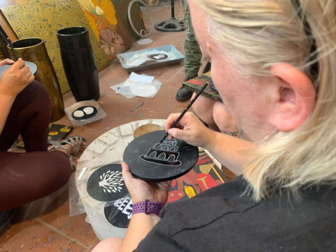 Hanoi Craft Village: Conical Hats, Incense, and Train Street - Visiting Lacquer Art Village: Witnessing the Artistry in Action