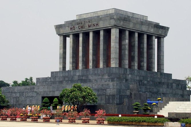 Hanoi Cyclo Ride and Water Puppet Show - Exploring Hanois Landmarks