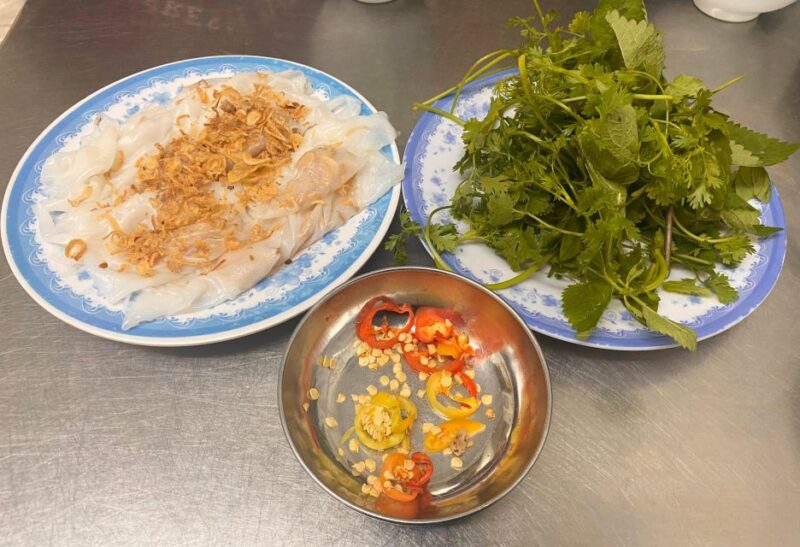 Hanoi: Discover Vegan Local Street Food, Food&Guide Included - Facilitating Contact With the Guide