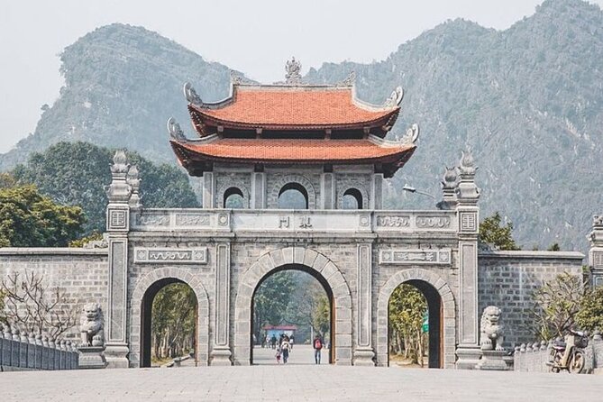 Hanoi Epic Tour 4D3N Review - Guide and Assistance