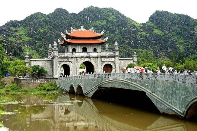 Hanoi Epic Tour 6D5N Hanoi - Halong Bay - Ninh Binh - Sapa - Cultural Immersion