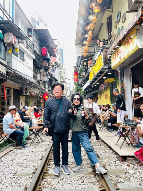 Hanoi Exclusive Craft Beer Bus: Cultural Sightseeing Tour - Explore Hanois Top Landmarks