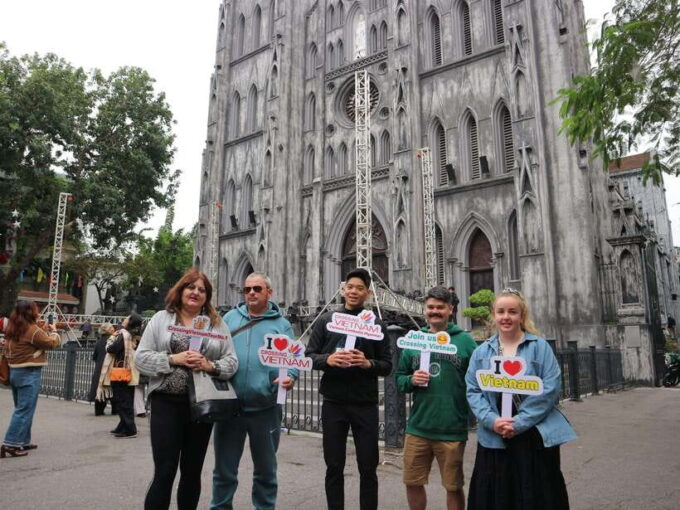 Hanoi Exclusive Craft Beer Bus: Cultural Sightseeing Tour - Relaxation and Cultural Immersion