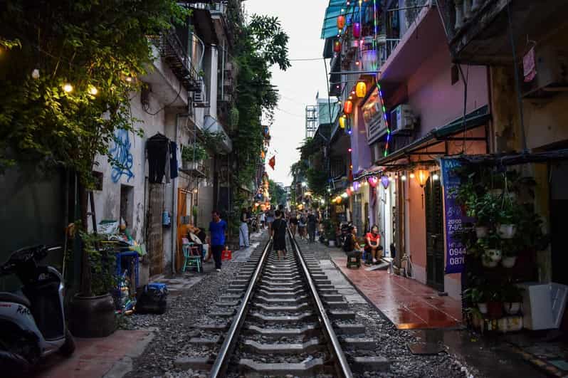 Hanoi: Foodie Tour With Train Street - Customer Feedback