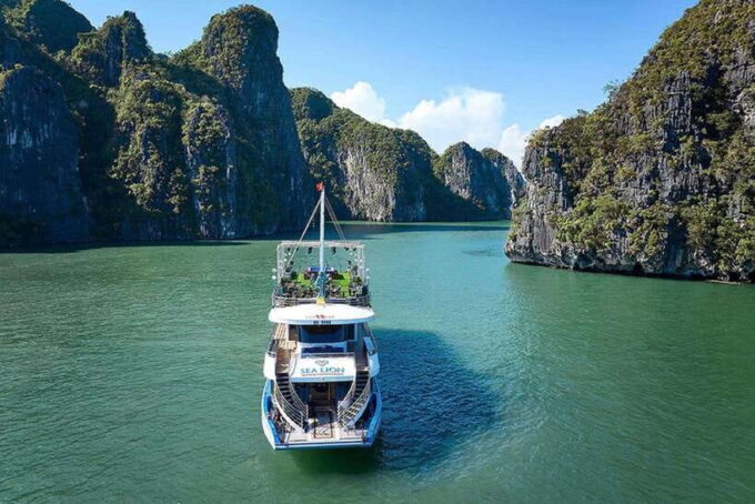 Hanoi: Full-Day Halong Bay 5-Star Cruise With Kayak & Buffet - Since You Asked