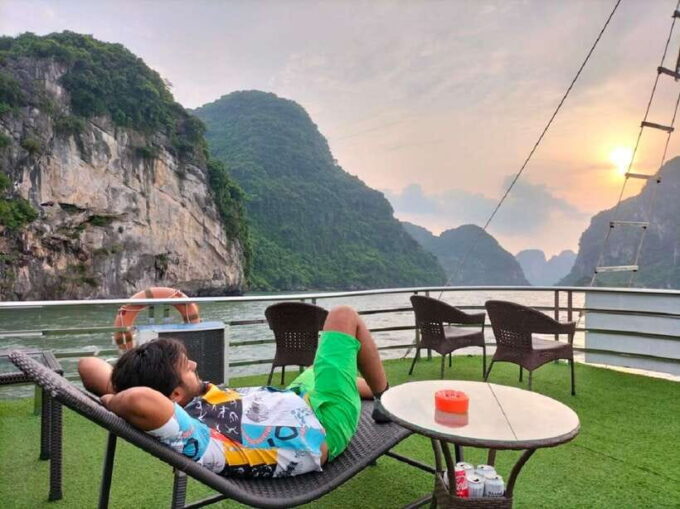 Hanoi: Full-Day Halong Bay Cruise With Swimming & Kayak Tour - Tour Ratings and Reviews