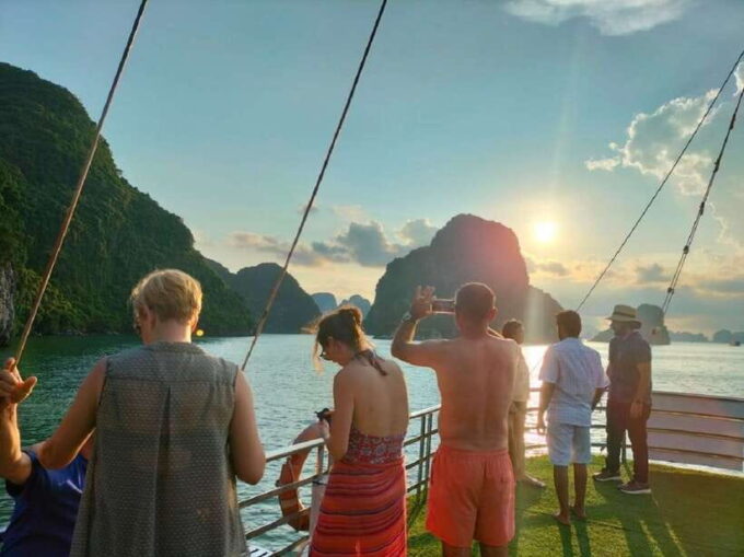 Hanoi: Full-Day Halong Bay Cruise With Swimming & Kayak Tour - Since You Asked