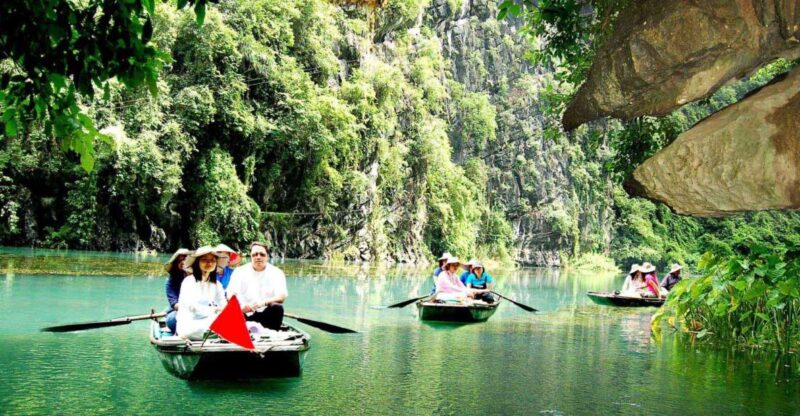 Hanoi: Full Day Tour of Hoa Lu, Tam Coc, and the Mua Cave - Itinerary Details