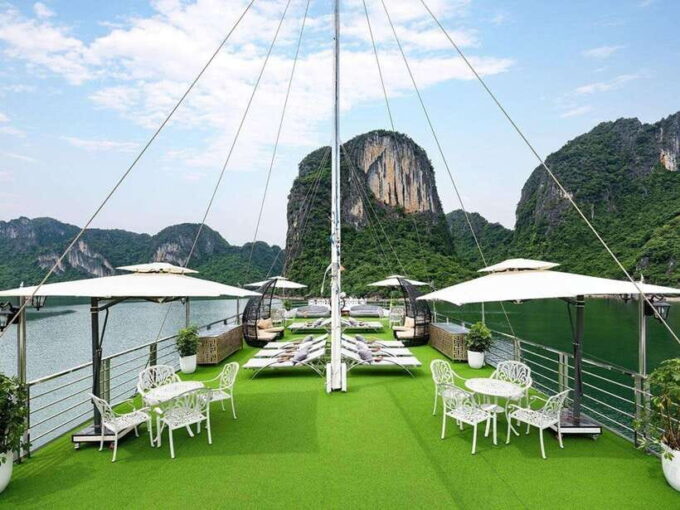 Hanoi: Fullday Halong Bay 5 Star, Jacuzzi, Buffet,Kayak,Swim - Since You Asked