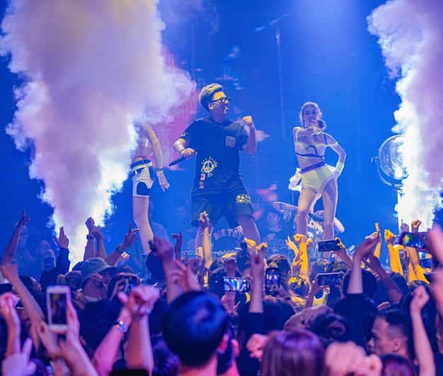 Hanoi: Guided Bar Crawl With Drinks and Nightclub Entry - Key Points
