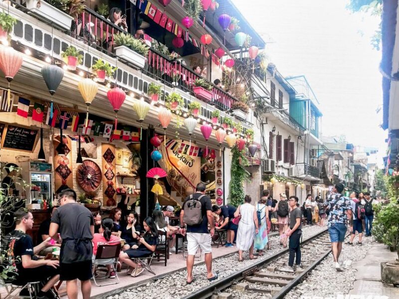 Hanoi: Guided Food Tour With Train Street Visit - Transportation and Meeting Point