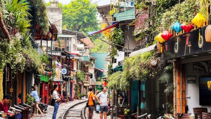 Hanoi: Guided Food Tour With Train Street Visit - Customer Reviews and Ratings