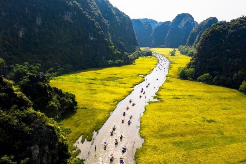 Hanoi: Guided Full-Day Hoa Lu, Trang An and Mua Cave Tour - Lunch and Cuisine