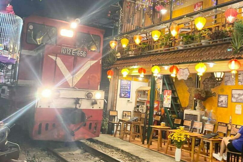 Hanoi: Guided Street Food Tour with Train Street Experience - Key Points