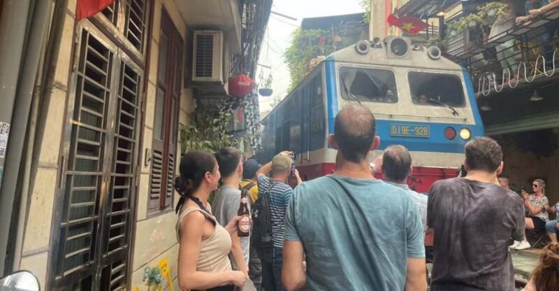 Hanoi: Guided Street Food Walking With the Train Street - Itinerary Highlights