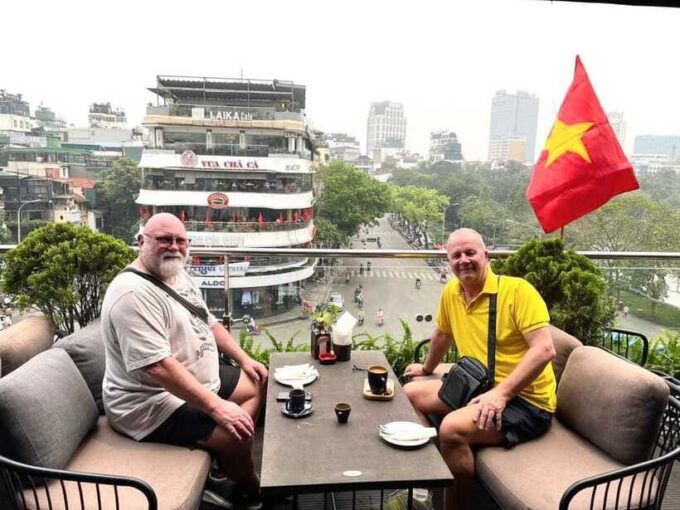 Hanoi: Guided Walking Tour With Pho and Egg Coffee - Discovering the Vibrant Dong Xuan Market