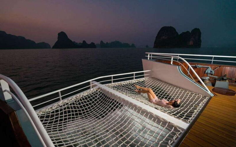 Hanoi: Ha Long Bay Cruise 5 Stars and Kaykaying - Key Points