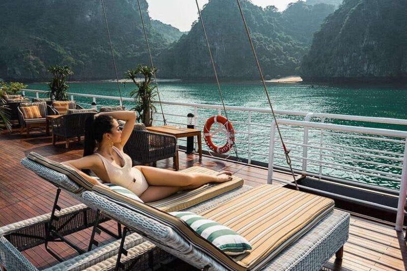 Hanoi: Ha Long Bay Cruise 5 Stars and Kaykaying - Cruise Through Ha Long Bay