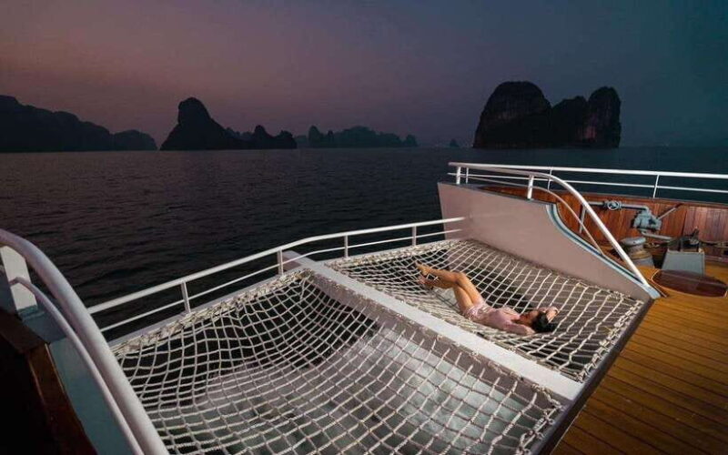Hanoi: Ha Long Bay Cruise 5 Stars and Kaykaying - Booking and Availability